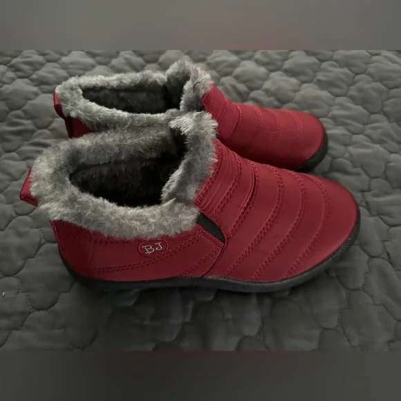 NWOT Faux fur lined ankle booties by BJ - Picture 2 of 5
